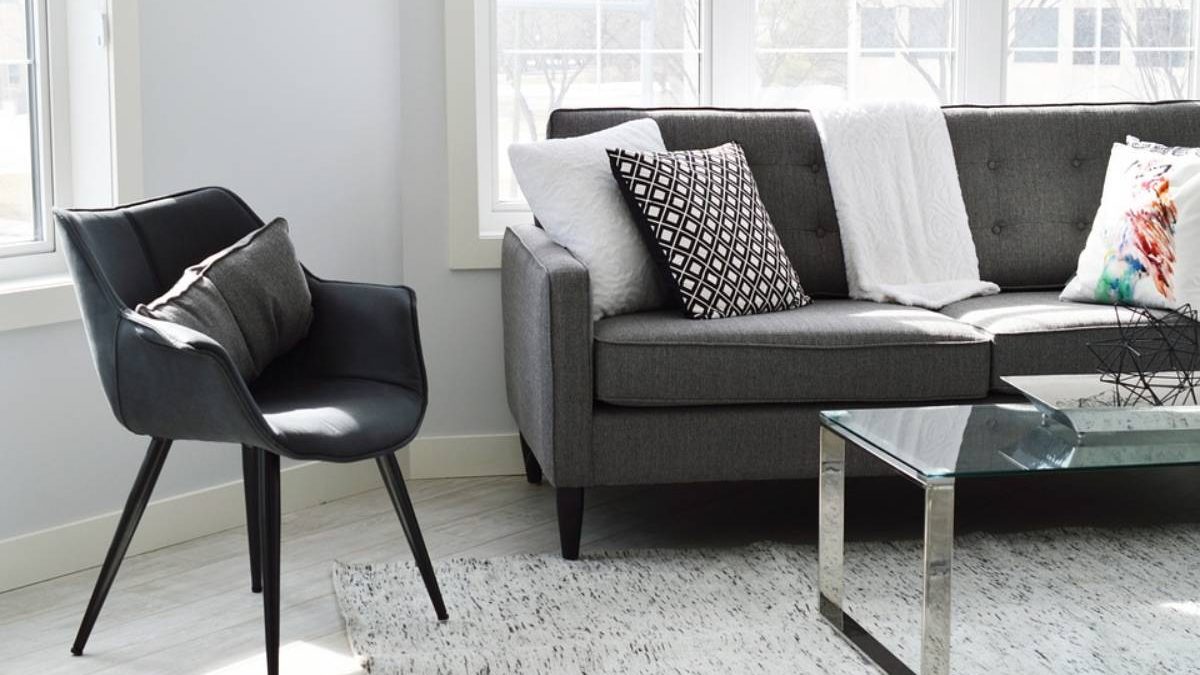 Buying Furniture Online: 6 Pros and Cons